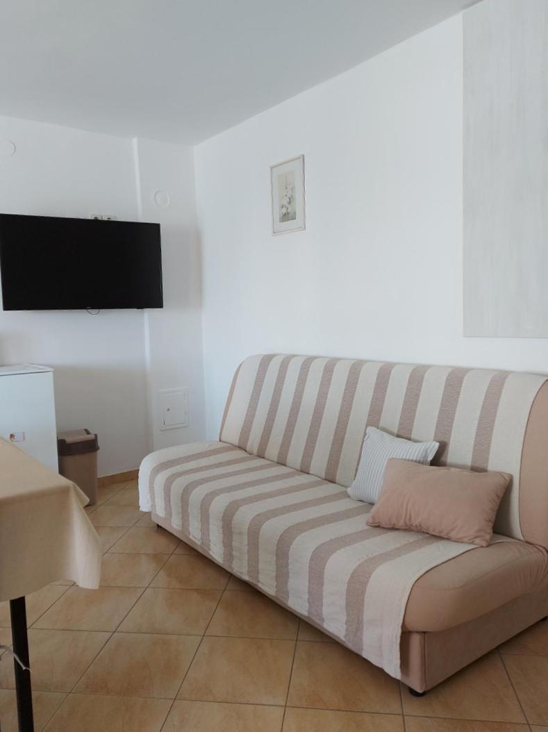 Apartmani Rukavina Cesarica Εξωτερικό φωτογραφία